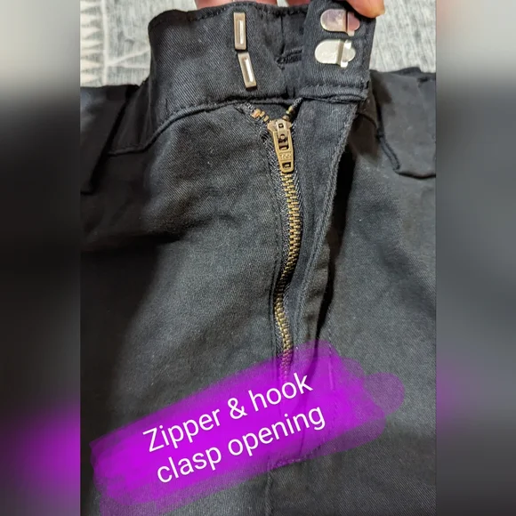 Ardene size small, black in colour, ladies cargo style shorts, GUC - Picture 6 of 8